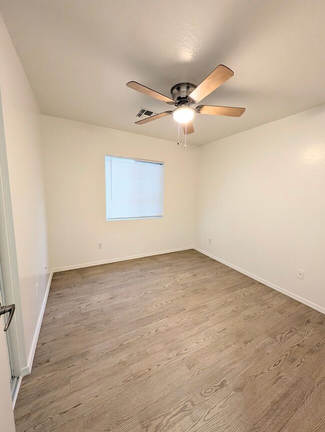 Building Photo - AVAILABLE NOW!!! - Roomy single story 4 bedroom home for rent in Pecan Creek!