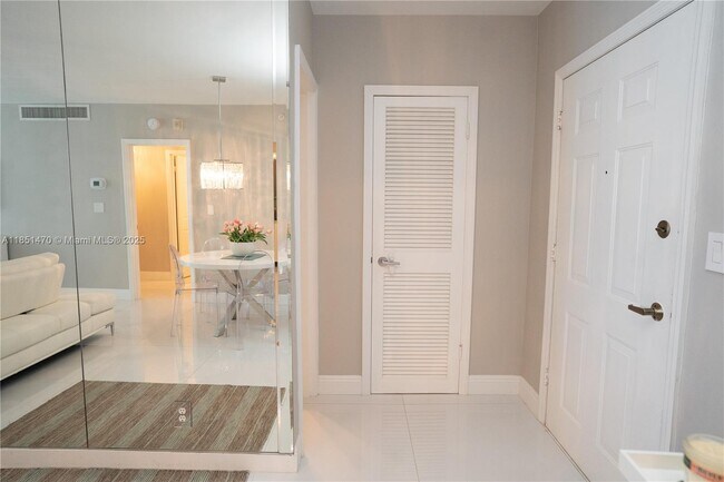 Building Photo - 2501 S Ocean Dr
