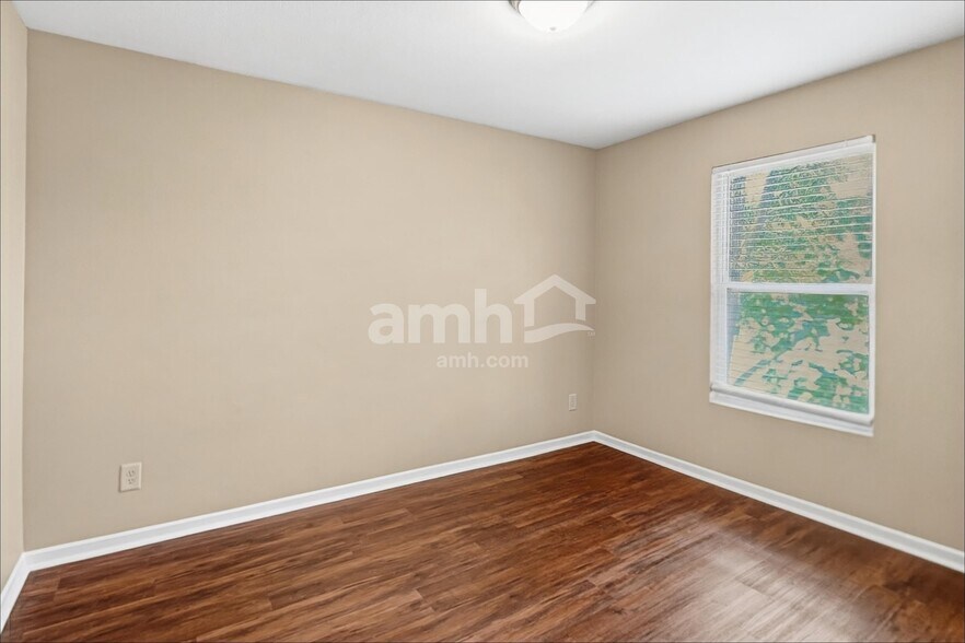 Building Photo - 2361 Blackthorn Dr