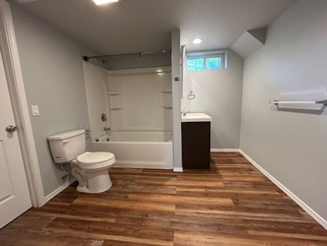 Building Photo - 224go