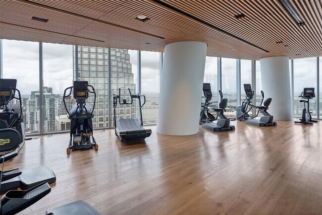 Building Photo - 300 Biscayne Blvd Way
