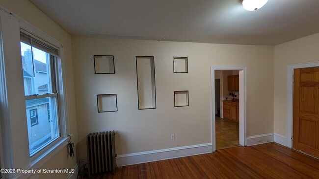 Building Photo - 914 W Lackawanna Ave