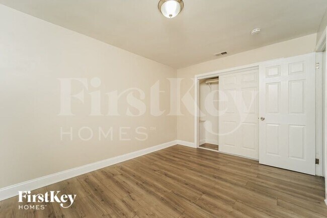 Building Photo - 2419 NW 87th Ln