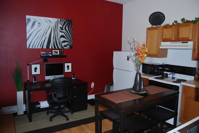 Building Photo - 506 7th St