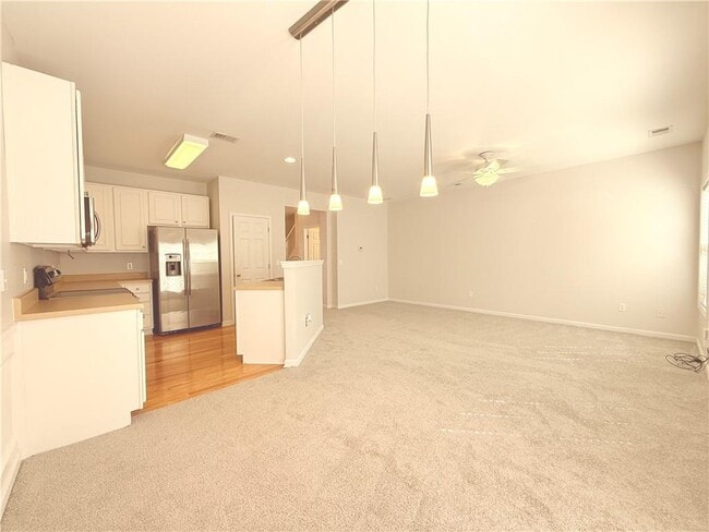 Building Photo - 1833 Willow Branch Ln