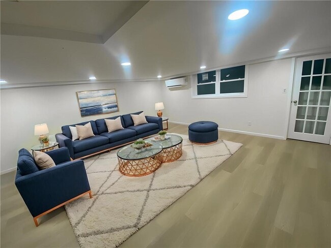 Building Photo - 2611 Batchelder St