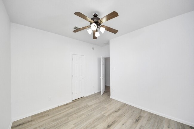 Building Photo - 21738 Sierra Long Dr