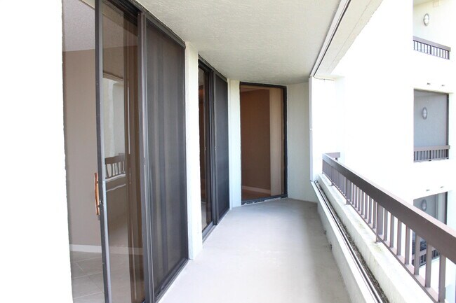 Building Photo - 6372 La Costa Dr