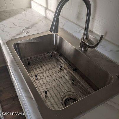 Building Photo - 301 Sampson St