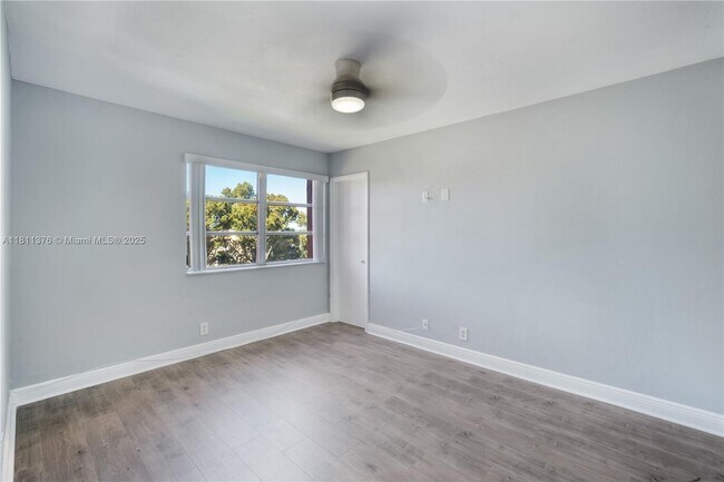 Building Photo - 13707 Kendale Lakes Cir