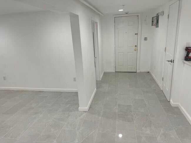 Building Photo - 316 6th St