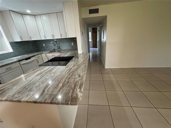 Building Photo - 3300 Fox Chase Cir