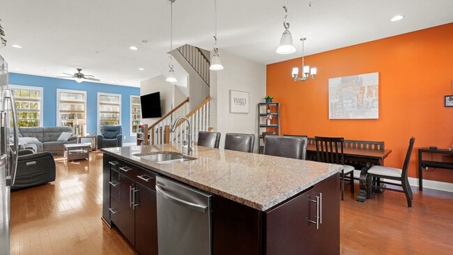 Building Photo - 337 Osona Ln