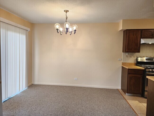 Dinning area - 326 Plumwood Ln