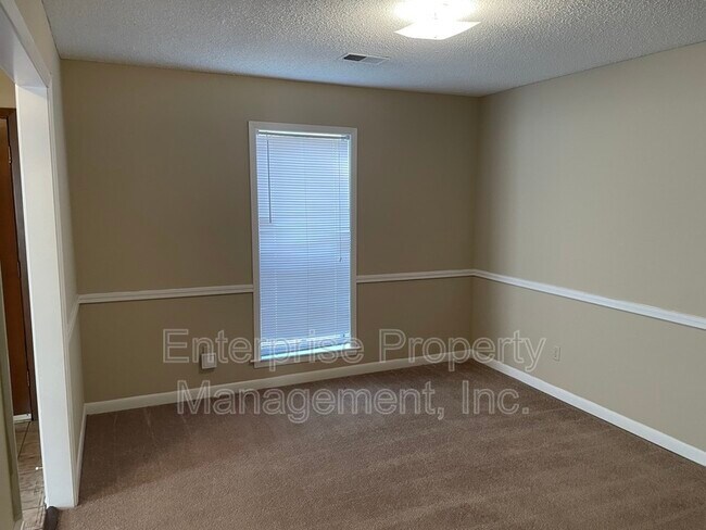 Building Photo - 384 Sherburne Cove