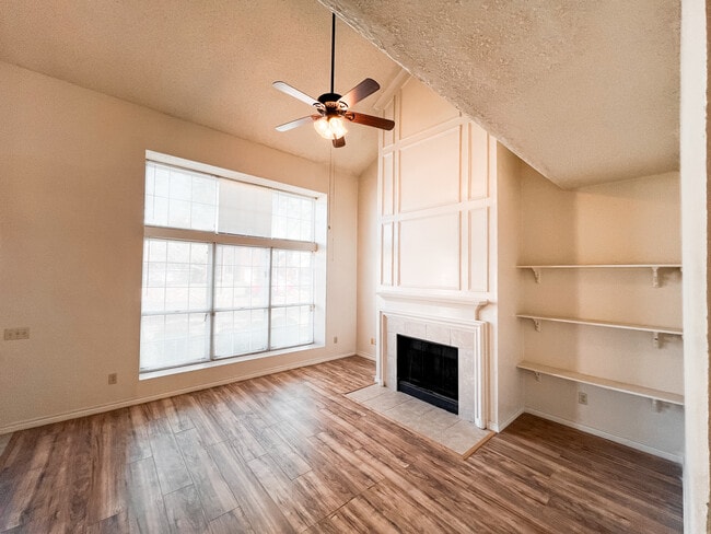 Building Photo - 1504 Beach Ln