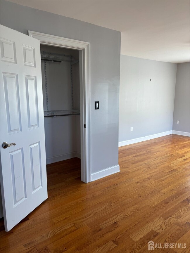 Building Photo - 112 N Broadway