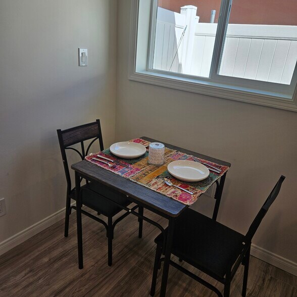 Building Photo - 4510 Willens Ave