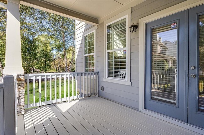 Building Photo - 1234 King Springs Ct SE
