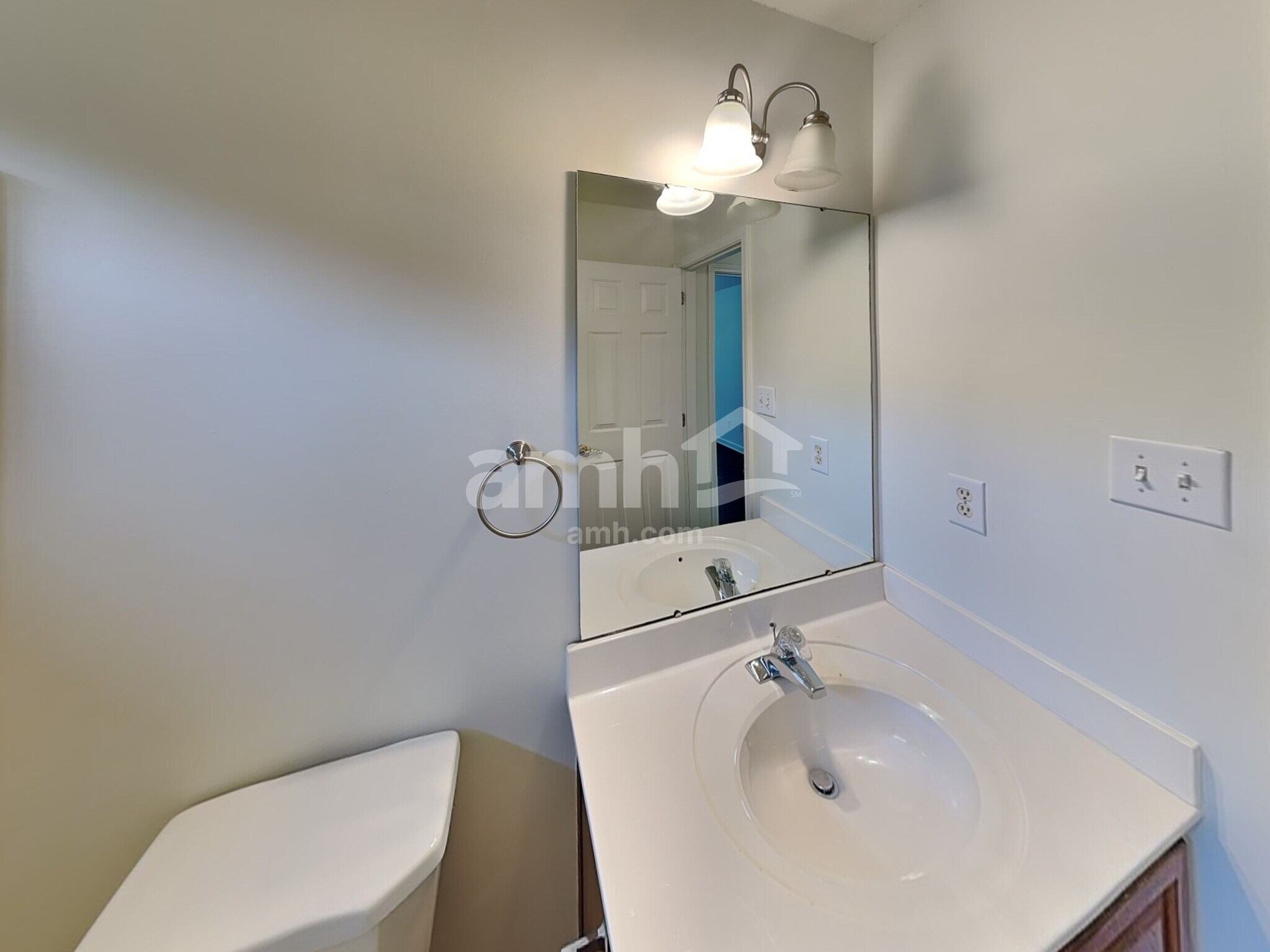 Building Photo - 13700 Kensal Green Dr