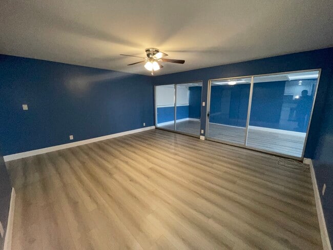 Living Room - 2940 W Carson St