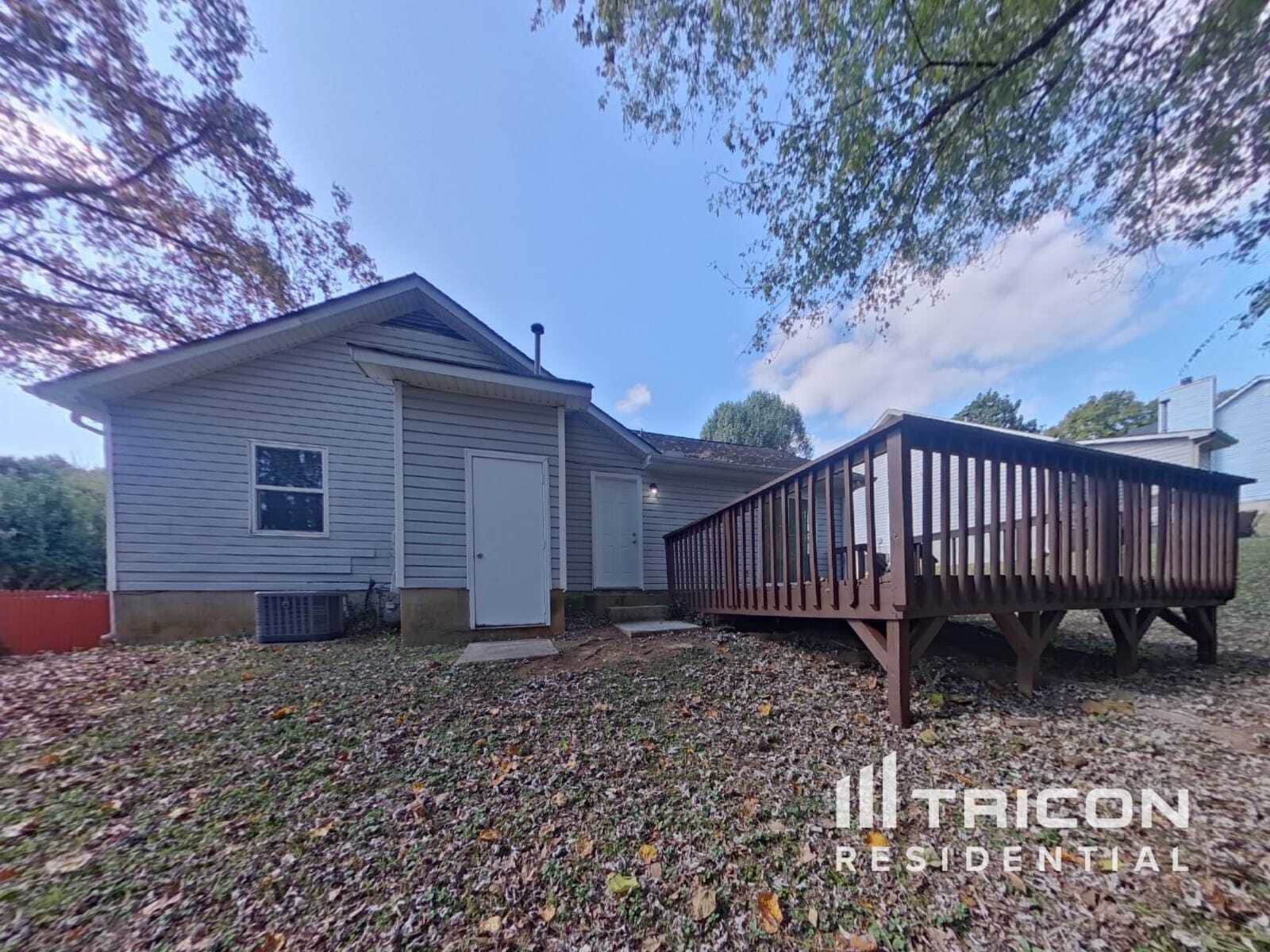 Building Photo - 2916 Vestal Pl