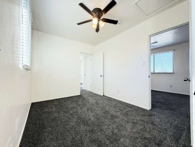 Building Photo - 2442 1/2 Pomeroy Avenue