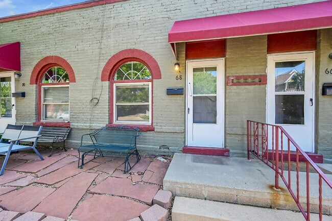Building Photo - $1,495.00 - 1 Bedroom, 1 Bathroom, Multipl...