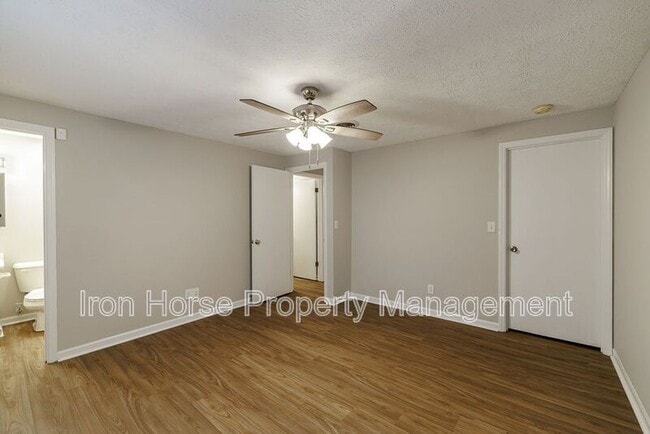 Building Photo - 137 Hight Dr