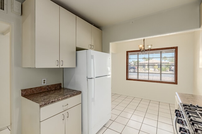 Building Photo - 2823 W Keim Dr