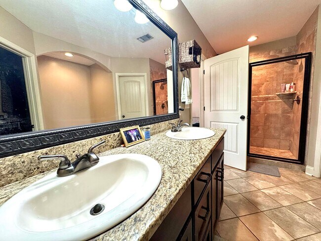 Building Photo - 61 Boulder Dr