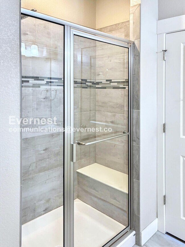 Building Photo - 3 Bed/2 Bath Condo with Garage / Available...