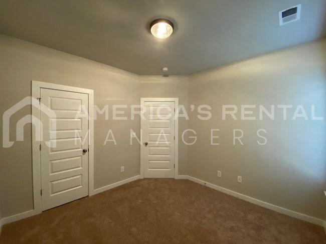 Building Photo - Home for Rent in Thorsby! Available to View Now!