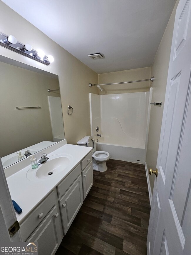 Building Photo - 5155 Yellow Pine Dr