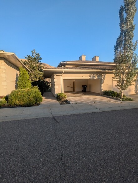 Building Photo - 1790 Elison Ln