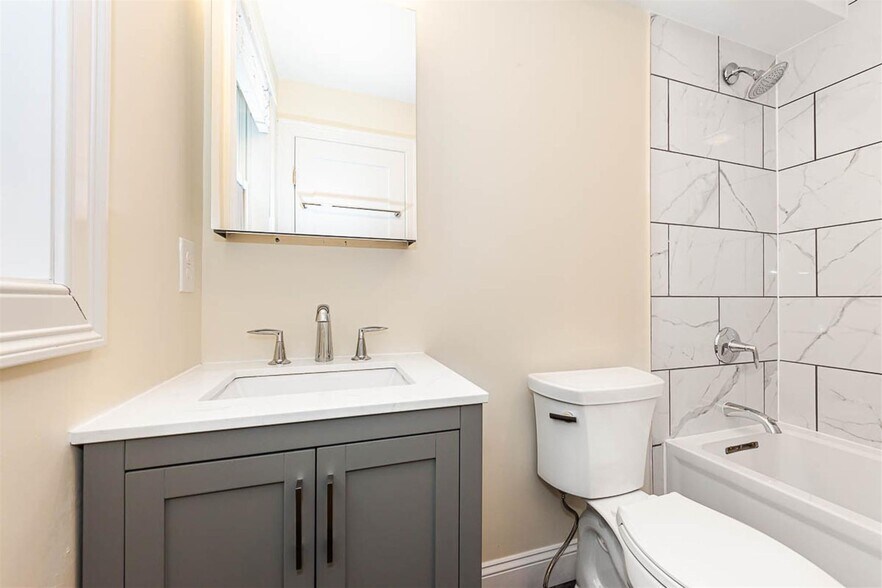 Building Photo - 29 Albion St