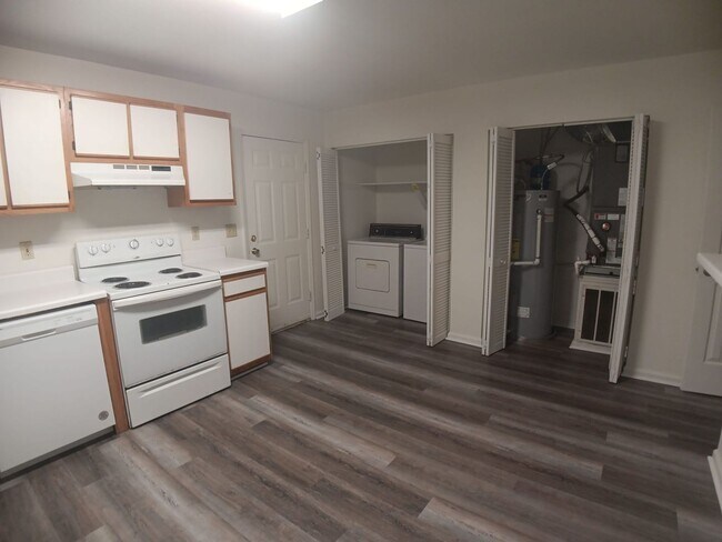 Building Photo - 206 Janie Ln