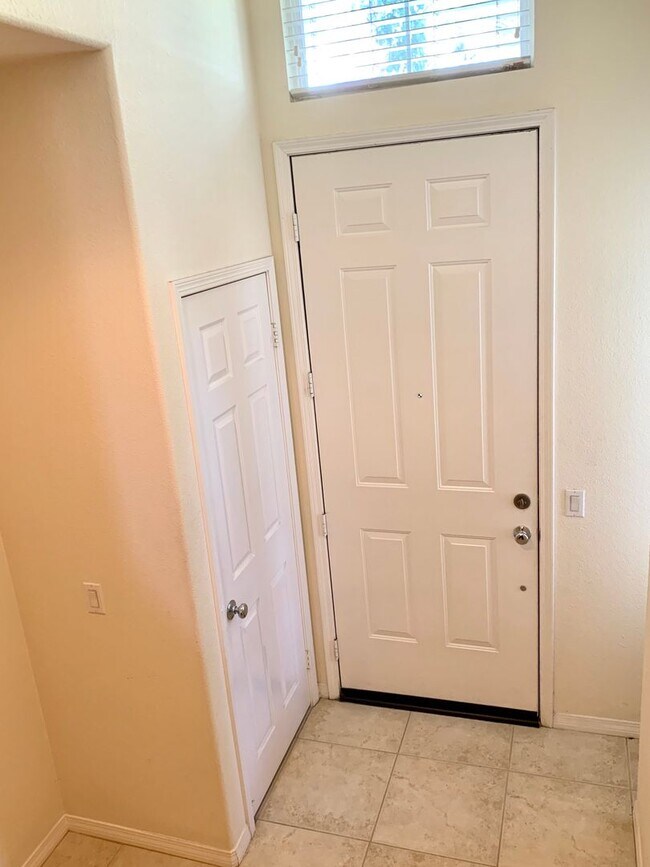 Building Photo - Enchanting 4 bedroom/2.5 bath property in the heart of Claremont Village