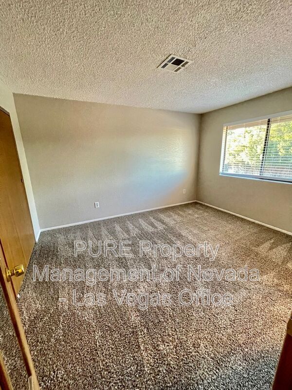 Building Photo - 2650 Sumac Ln