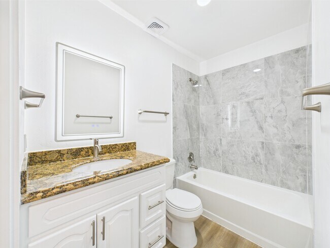 Building Photo - 10380 Briar Forest Dr
