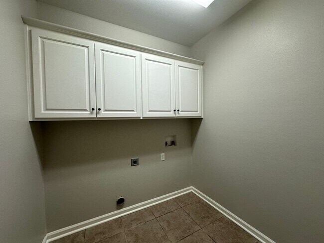 Building Photo - Stunning 4 Bed 3 Bath Home in WHISD!