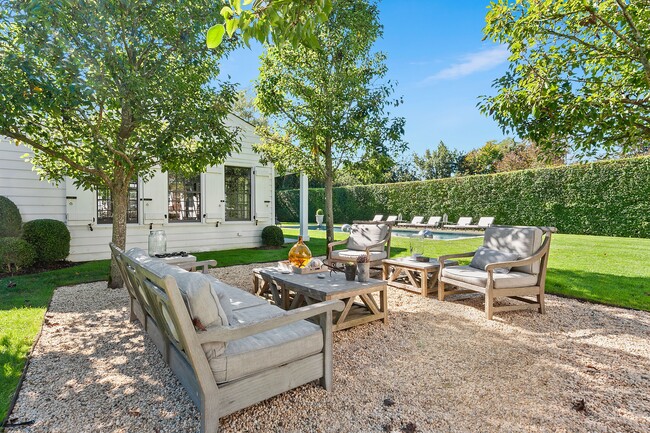 Building Photo - 90 Powell Ave