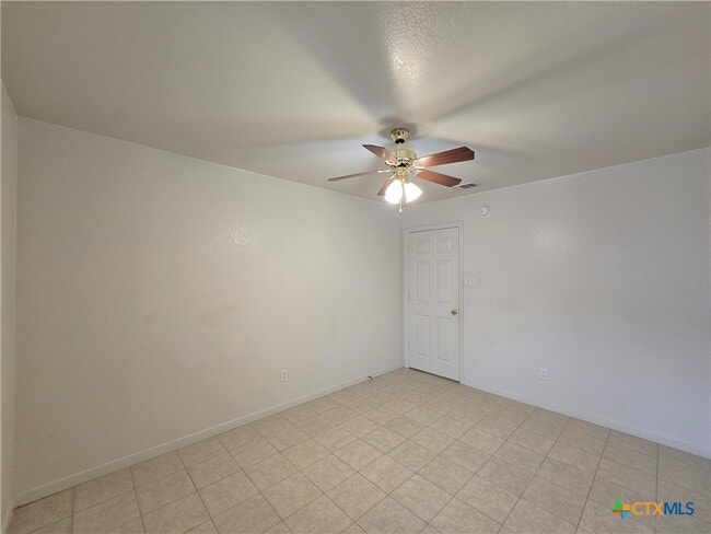 Building Photo - 1411 Nicholas Cir