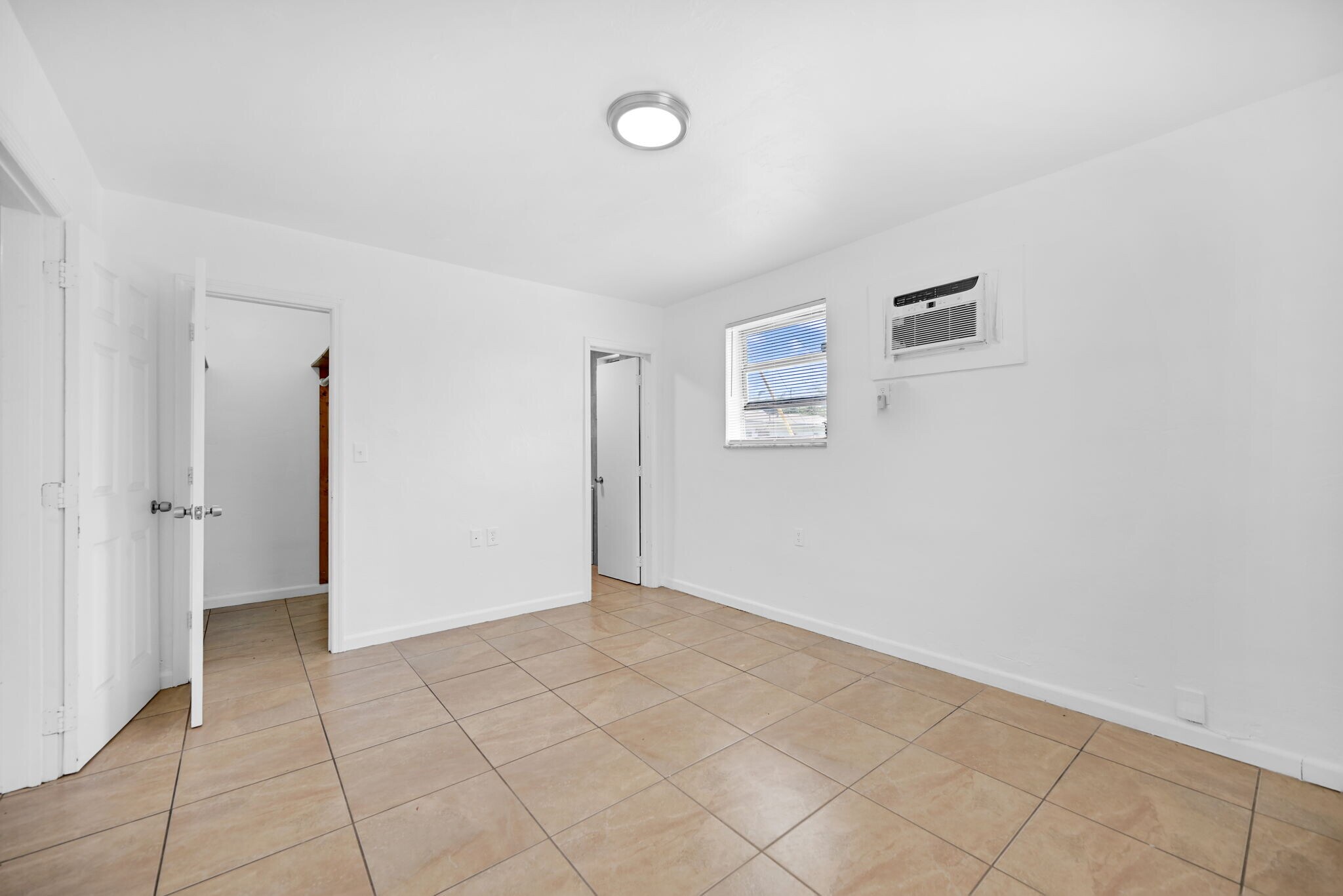 Building Photo - 567 NW 90th St