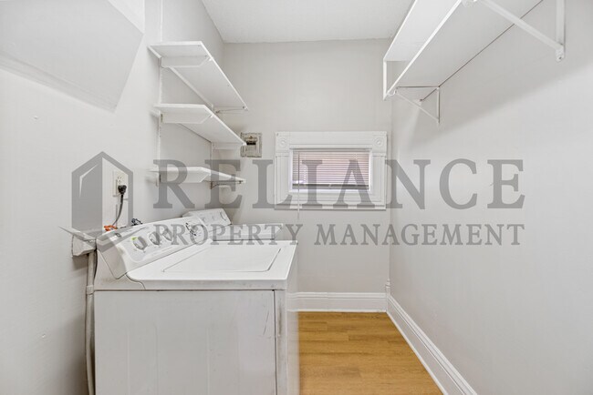Building Photo - 116 S Sedgwick St