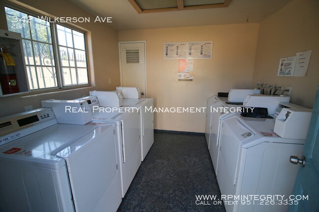 Building Photo - 2 bedroom 2 bath apartment in Perris