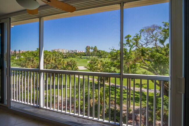Building Photo - 300 E Royal Palm Rd