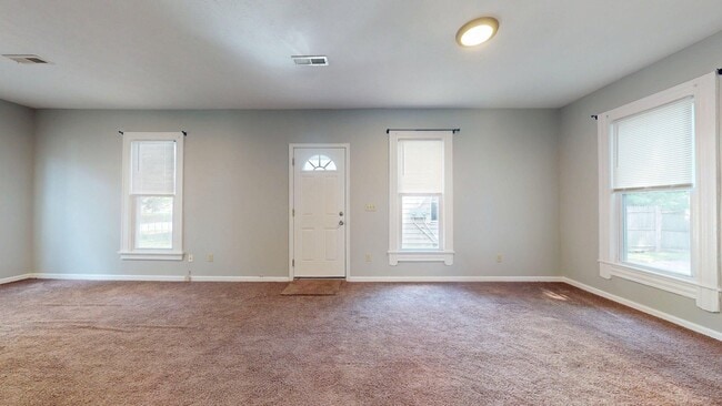 Building Photo - Madison/W.95th neighborhood : 3 bedroom/1 bath single family house available NOW.