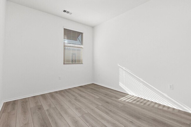 Building Photo - 4 bedroom - Pacific Ridge in Oceanside