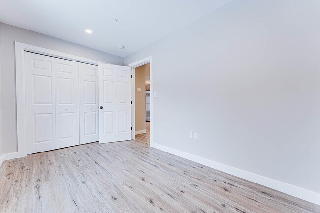 Building Photo - 3 Strafford Rd